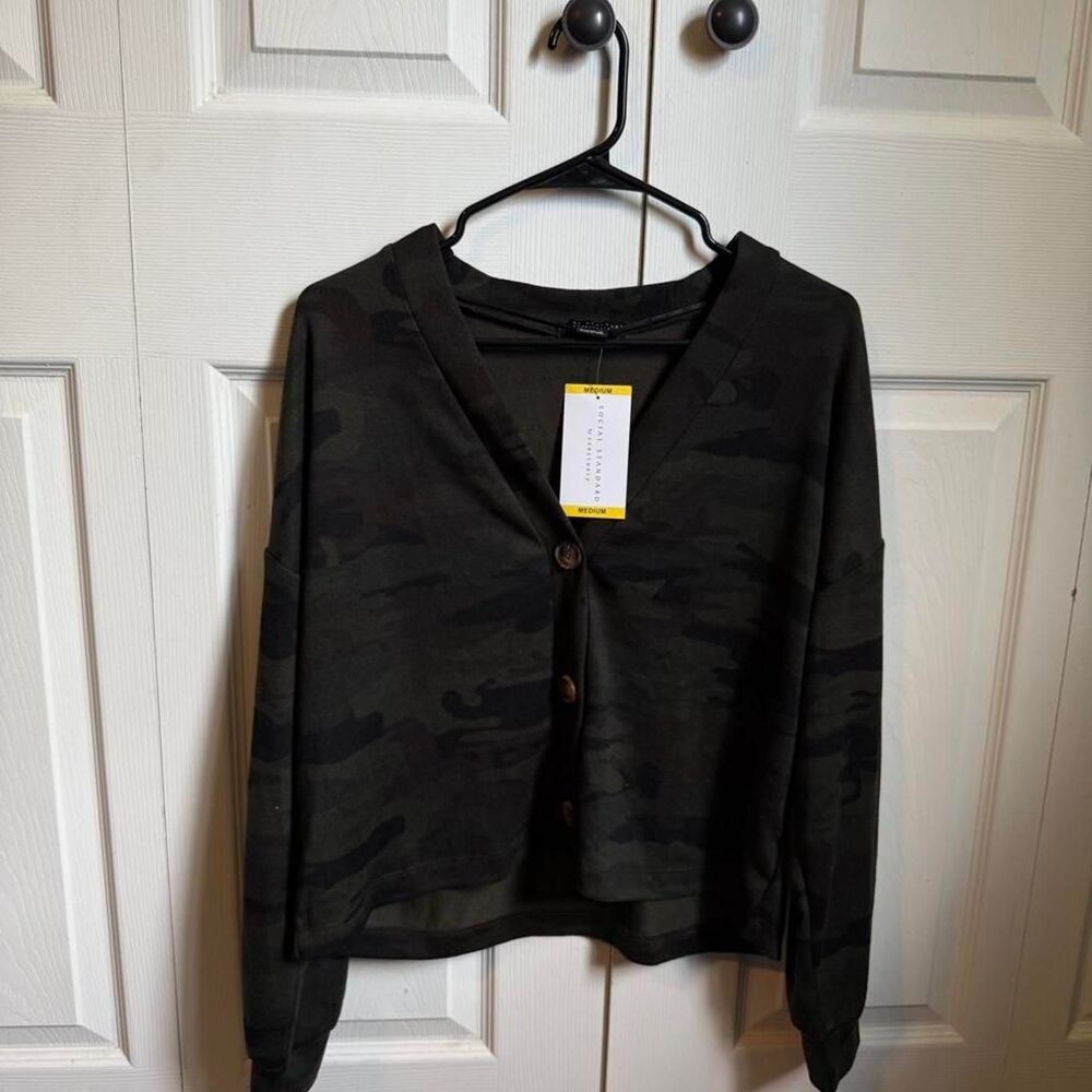 Social Standard Women's Green and Khaki Cardigan